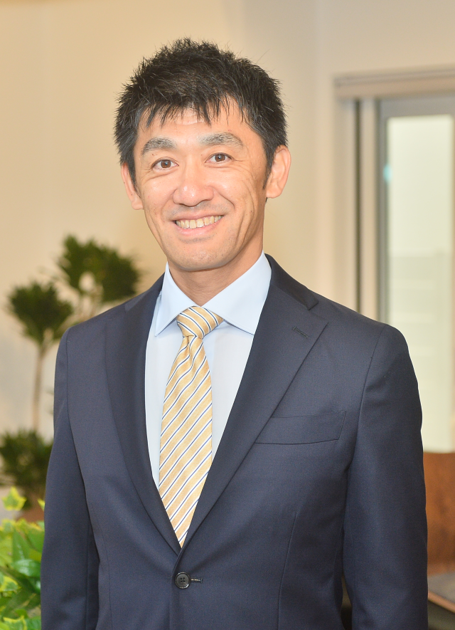 特定社会保険労務士　鈴木達朗